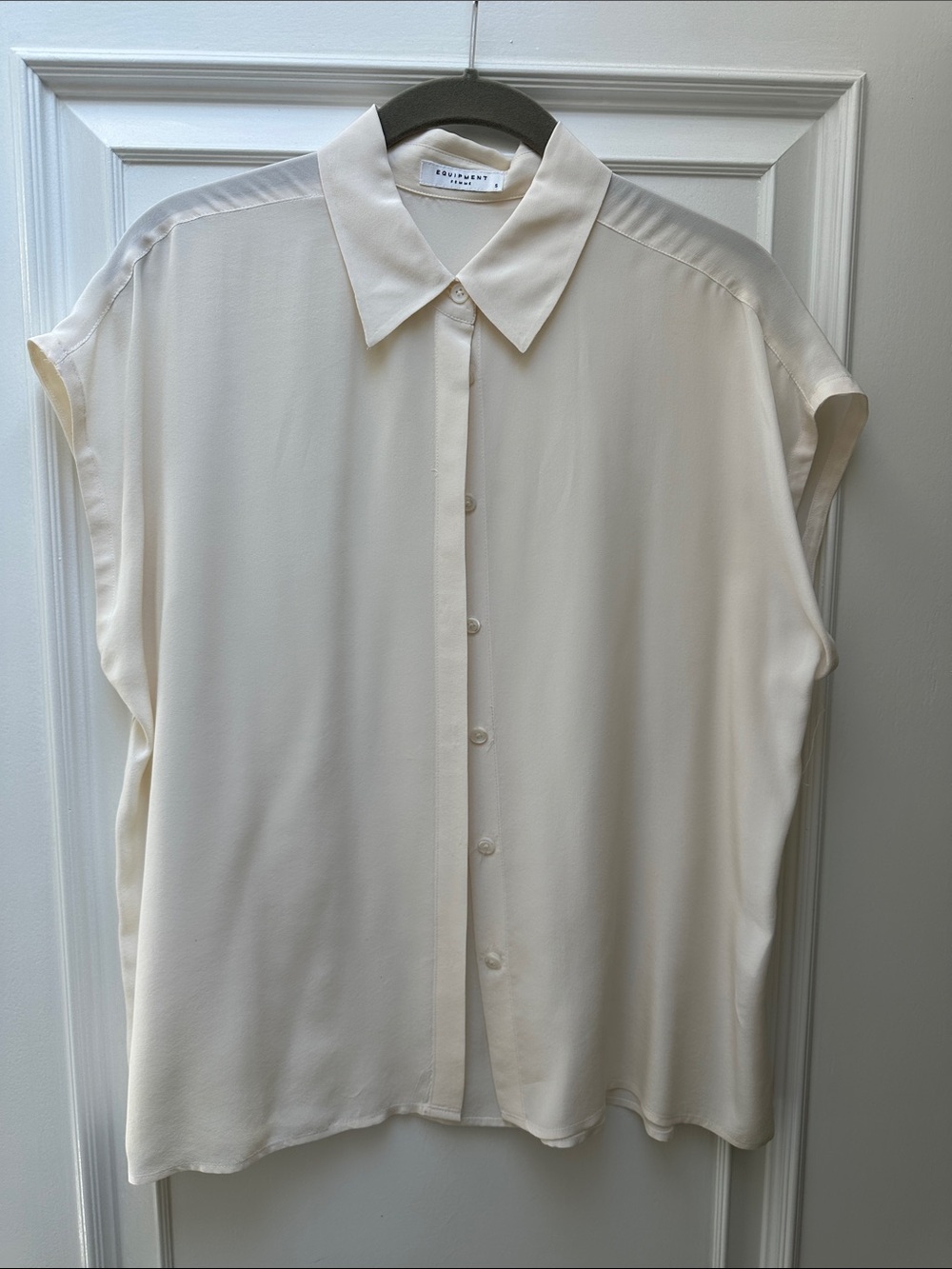 Equipment Woman’s Relaxed Short-Sleeve Button-Up Shirt in Cream